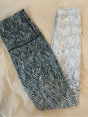 lululemon athletica Black, White & Teal Abstract Print Leggings